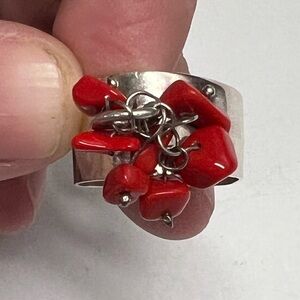 VINTAGE STERLING SILVER RING WITH CORAL